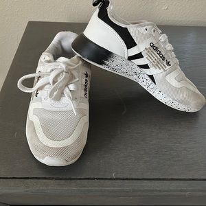 tennis for boy size 13  adidas’s used